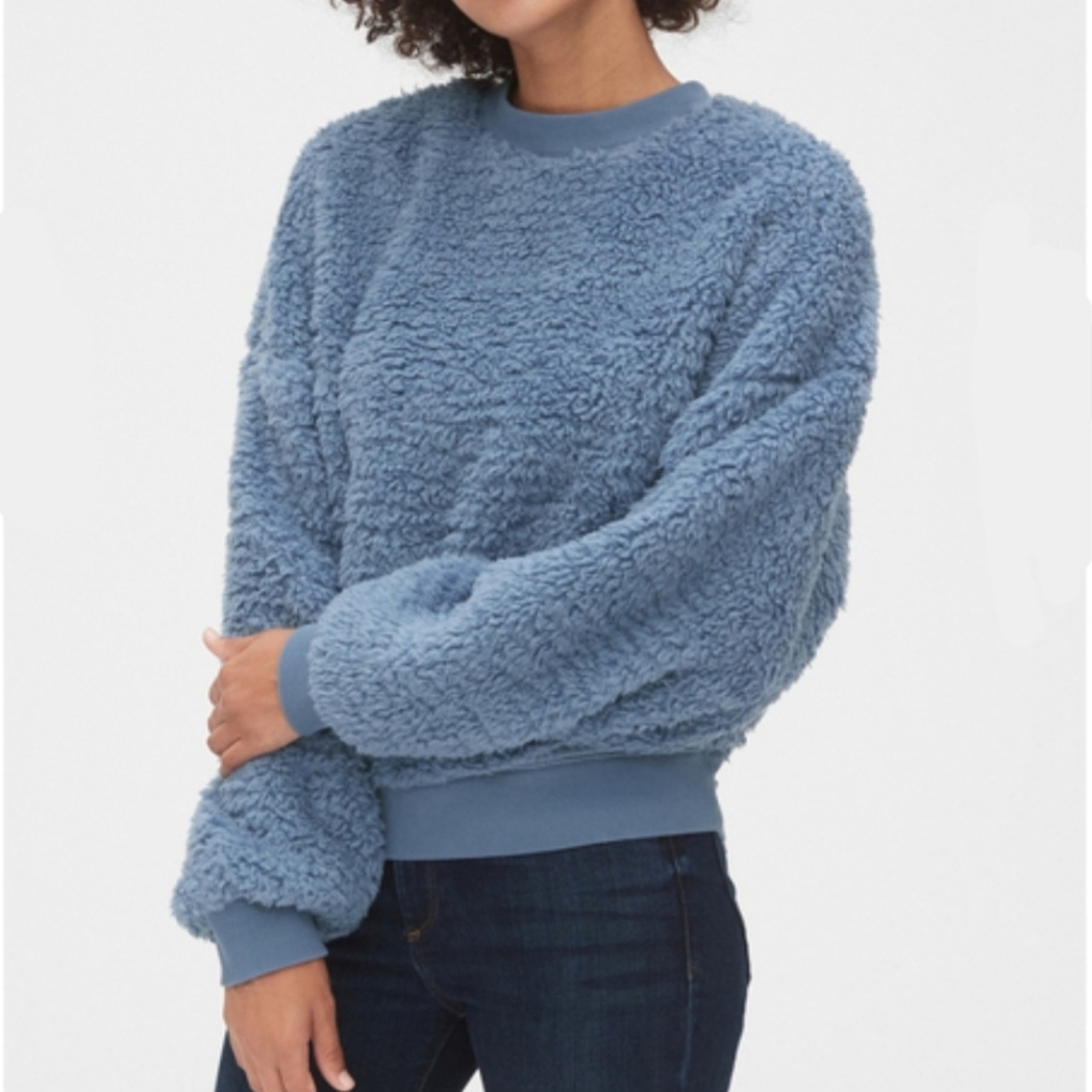 ✨️2/$30 GAP Teddy Sweater